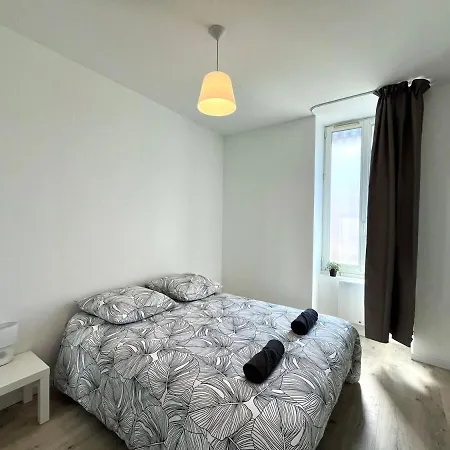 Duplex Urbain Proche Centre-ville De - 6 Pers 公寓 *