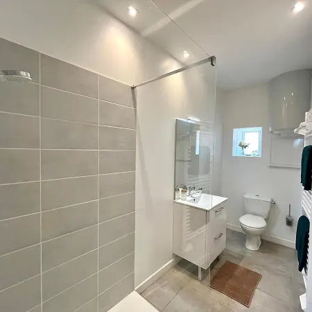 Duplex Urbain Proche Centre-ville De - 6 Pers 公寓 *